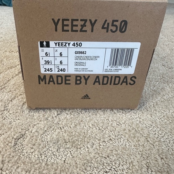 Yeezy 450 size 6.5 never worn in box - Picture 4 of 5